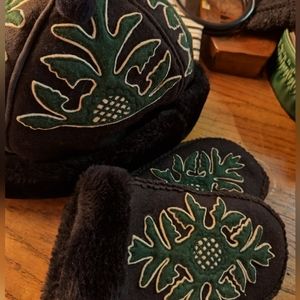 Vintage Lanya Nordic style wool applique hat and mittens, Medium